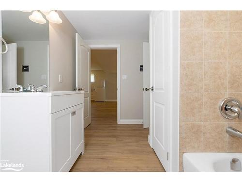 40 Waterview Road, Wasaga Beach, ON - Indoor Photo Showing Bathroom