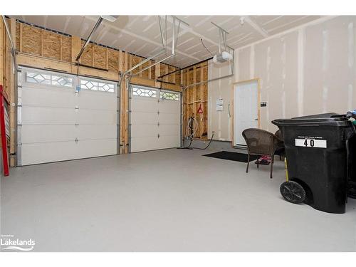 40 Waterview Road, Wasaga Beach, ON - Indoor Photo Showing Garage