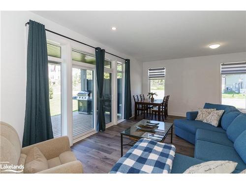 13 Blue Birch Lane, Huntsville, ON - Indoor Photo Showing Living Room