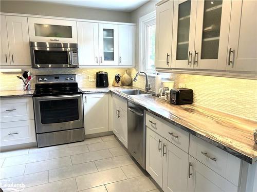 249 Pine Street, Collingwood, ON - Indoor Photo Showing Kitchen