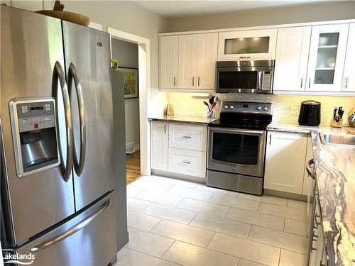 249 Pine Street, Collingwood, ON - Indoor Photo Showing Kitchen