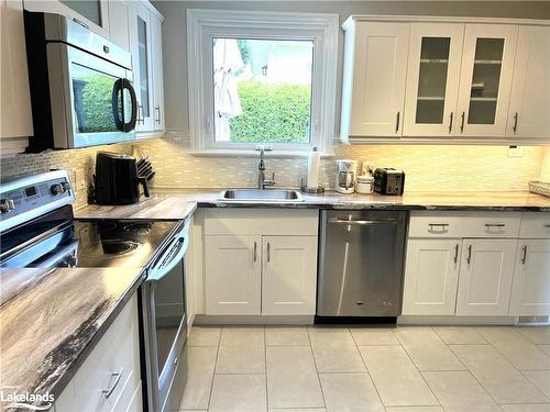 249 Pine Street, Collingwood, ON - Indoor Photo Showing Kitchen