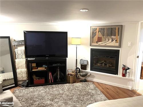 249 Pine Street, Collingwood, ON - Indoor Photo Showing Living Room With Fireplace