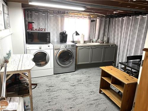 249 Pine Street, Collingwood, ON - Indoor Photo Showing Laundry Room