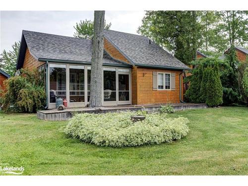 19 Cabin Crescent, Wasaga Beach, ON - Outdoor With Deck Patio Veranda