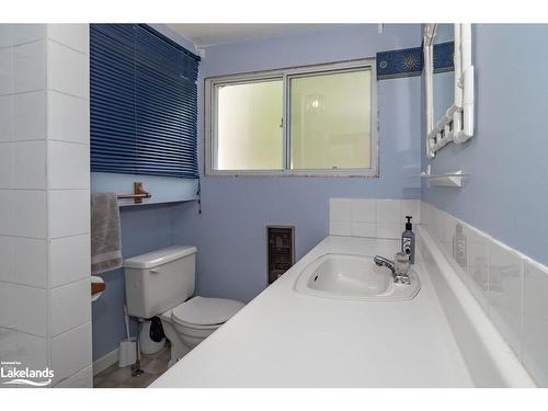 3 Island 15Kl, Gravenhurst, ON - Indoor Photo Showing Bathroom