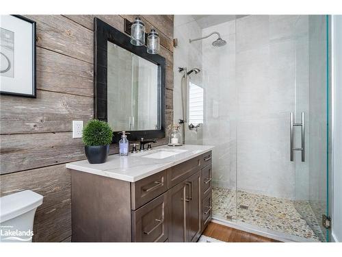 4 Buckingham Boulevard, Collingwood, ON - Indoor Photo Showing Bathroom