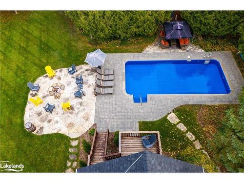 4 Buckingham Boulevard, Collingwood, ON - Outdoor With In Ground Pool