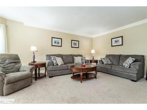 66 Joliet Crescent, Tiny, ON - Indoor Photo Showing Living Room