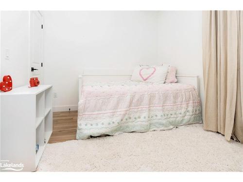 105-22 Beckwith Lane, The Blue Mountains, ON - Indoor Photo Showing Bedroom