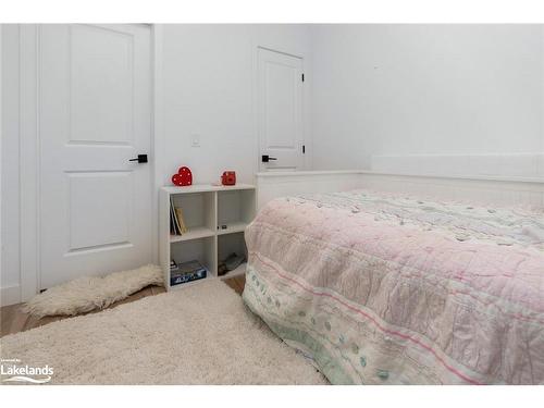 105-22 Beckwith Lane, The Blue Mountains, ON - Indoor Photo Showing Bedroom