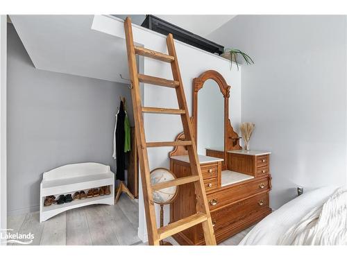470 Markles Road, Huntsville, ON - Indoor Photo Showing Bedroom
