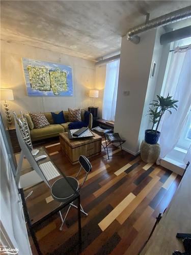 613-150 Sudbury Street, Toronto, ON - Indoor Photo Showing Living Room