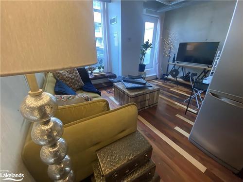 613-150 Sudbury Street, Toronto, ON - Indoor Photo Showing Living Room