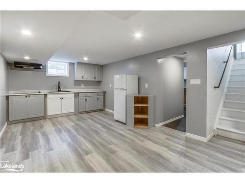 53 Hill Top Drive, Penetanguishene, ON - Indoor Photo Showing Kitchen