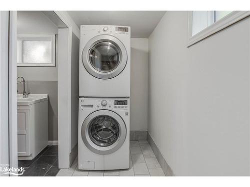 53 Hill Top Drive, Penetanguishene, ON - Indoor Photo Showing Laundry Room