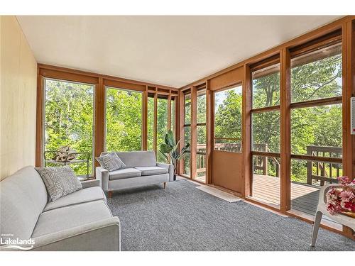 110 Martin Grove, The Blue Mountains, ON - Indoor Photo Showing Living Room