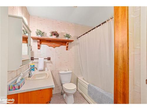 110 Martin Grove, The Blue Mountains, ON - Indoor Photo Showing Bathroom