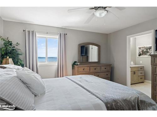 57 Bernard Crescent, Sundridge, ON - Indoor Photo Showing Bedroom