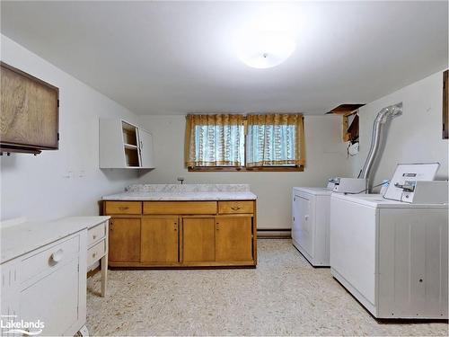 738 River Road E, Wasaga Beach, ON - Indoor Photo Showing Laundry Room