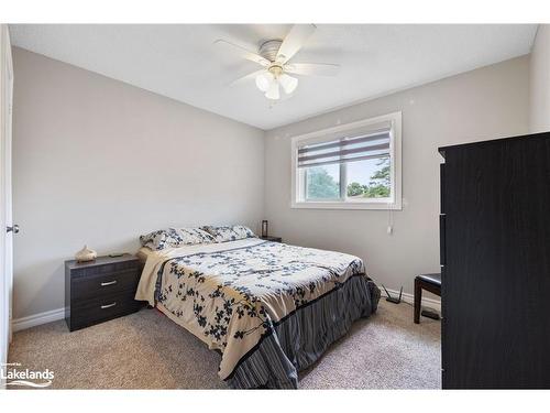 372 Livingstone Street W, Barrie, ON - Indoor Photo Showing Bedroom