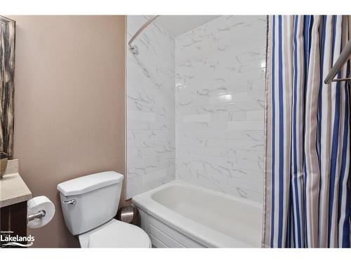 372 Livingstone Street W, Barrie, ON - Indoor Photo Showing Bathroom