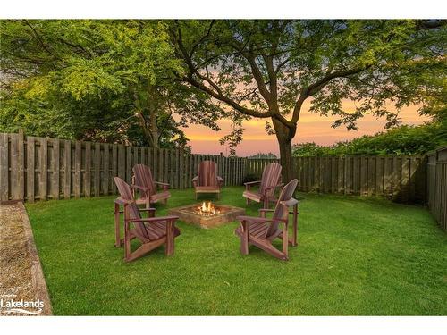 372 Livingstone Street W, Barrie, ON - Outdoor With Backyard