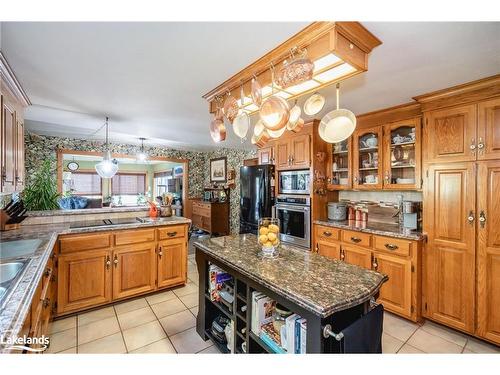 431 Concession 17 West, Tiny, ON - Indoor Photo Showing Kitchen With Double Sink