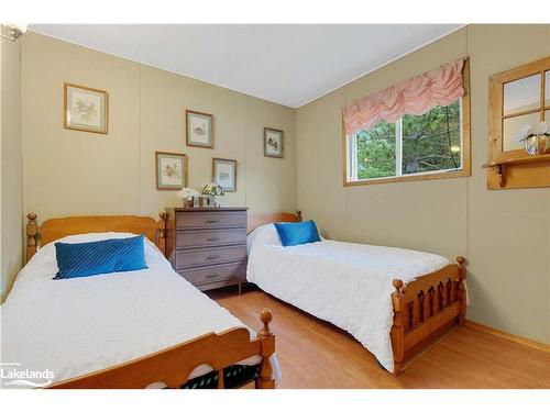 1198 Rodeo Road, Sundridge, ON - Indoor Photo Showing Bedroom