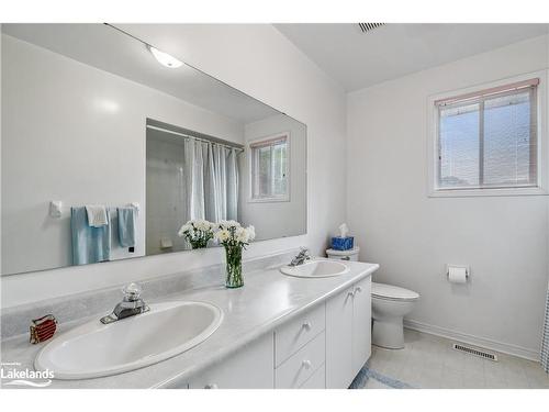 40 Etherington Crescent, Barrie, ON - Indoor Photo Showing Bathroom