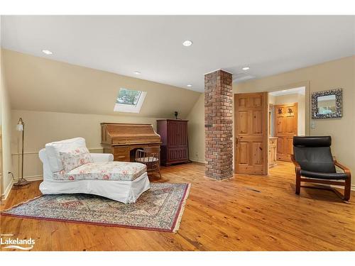 928 Jones Lane, Huntsville, ON - Indoor Photo Showing Living Room