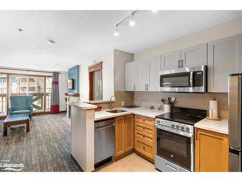 226-152 Jozo Weider Boulevard, The Blue Mountains, ON - Indoor Photo Showing Kitchen