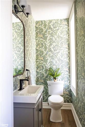 53 Kimberley Avenue, Bracebridge, ON - Indoor Photo Showing Bathroom