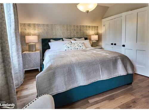 53 Kimberley Avenue, Bracebridge, ON - Indoor Photo Showing Bedroom