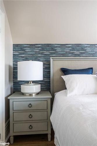 53 Kimberley Avenue, Bracebridge, ON - Indoor Photo Showing Bedroom