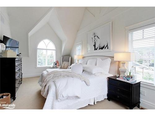141 Snowbridge Way, The Blue Mountains, ON - Indoor Photo Showing Bedroom