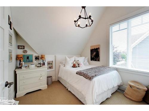 141 Snowbridge Way, The Blue Mountains, ON - Indoor Photo Showing Bedroom