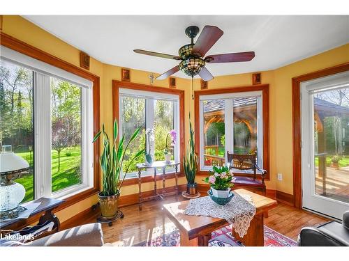 134 Glenlake Boulevard, Collingwood, ON - Indoor Photo Showing Living Room