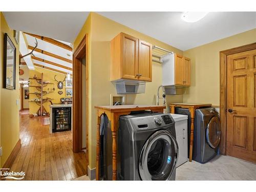 134 Glenlake Boulevard, Collingwood, ON - Indoor Photo Showing Laundry Room