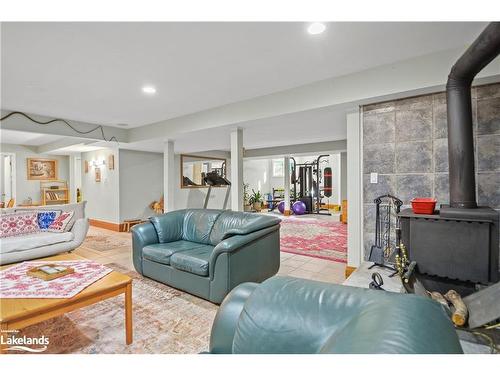 134 Glenlake Boulevard, Collingwood, ON - Indoor Photo Showing Living Room