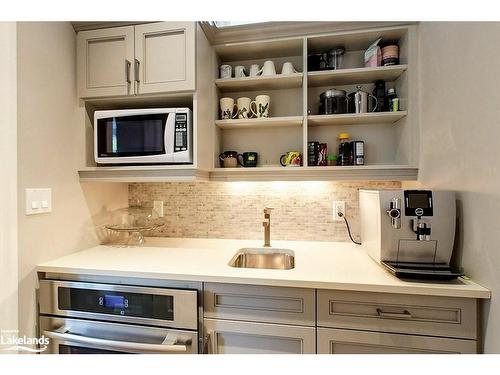 104 Hoggard Court, Thornbury, ON - Indoor Photo Showing Kitchen