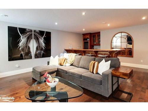 104 Hoggard Court, Thornbury, ON - Indoor Photo Showing Living Room