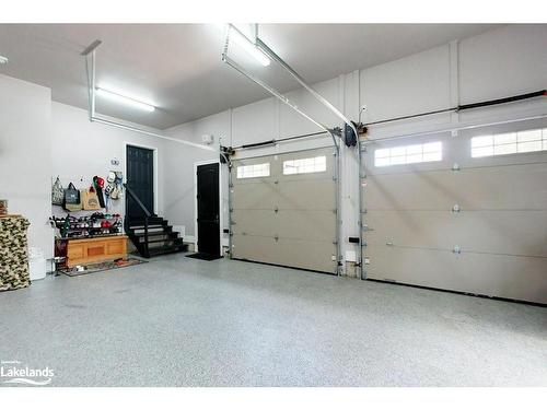 104 Hoggard Court, Thornbury, ON - Indoor Photo Showing Garage