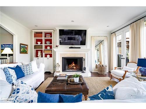 69 Mary Street, Collingwood, ON - Indoor Photo Showing Living Room With Fireplace