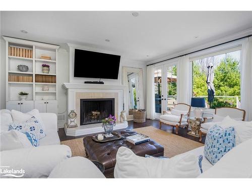 69 Mary Street, Collingwood, ON - Indoor Photo Showing Living Room With Fireplace