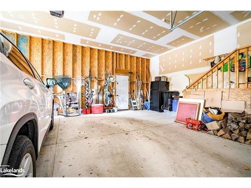 69 Mary Street, Collingwood, ON - Indoor Photo Showing Garage