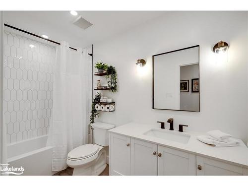 110 Blanchard Street W, Gravenhurst, ON - Indoor Photo Showing Bathroom