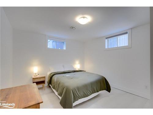 110 Blanchard Street W, Gravenhurst, ON - Indoor Photo Showing Bedroom
