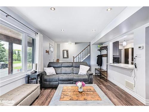 432 Fourth Street W, Collingwood, ON - Indoor Photo Showing Living Room