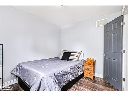 432 Fourth Street W, Collingwood, ON - Indoor Photo Showing Bedroom